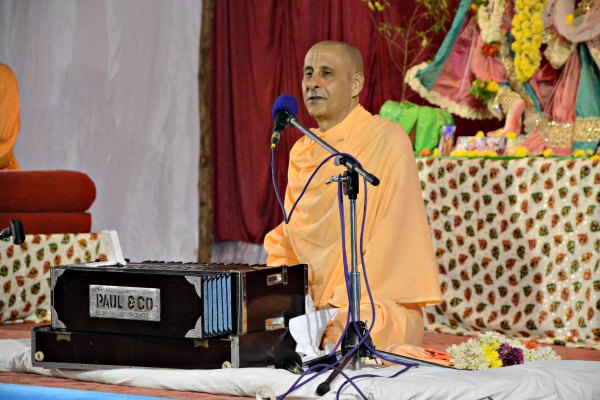Radhanath Swami speaking