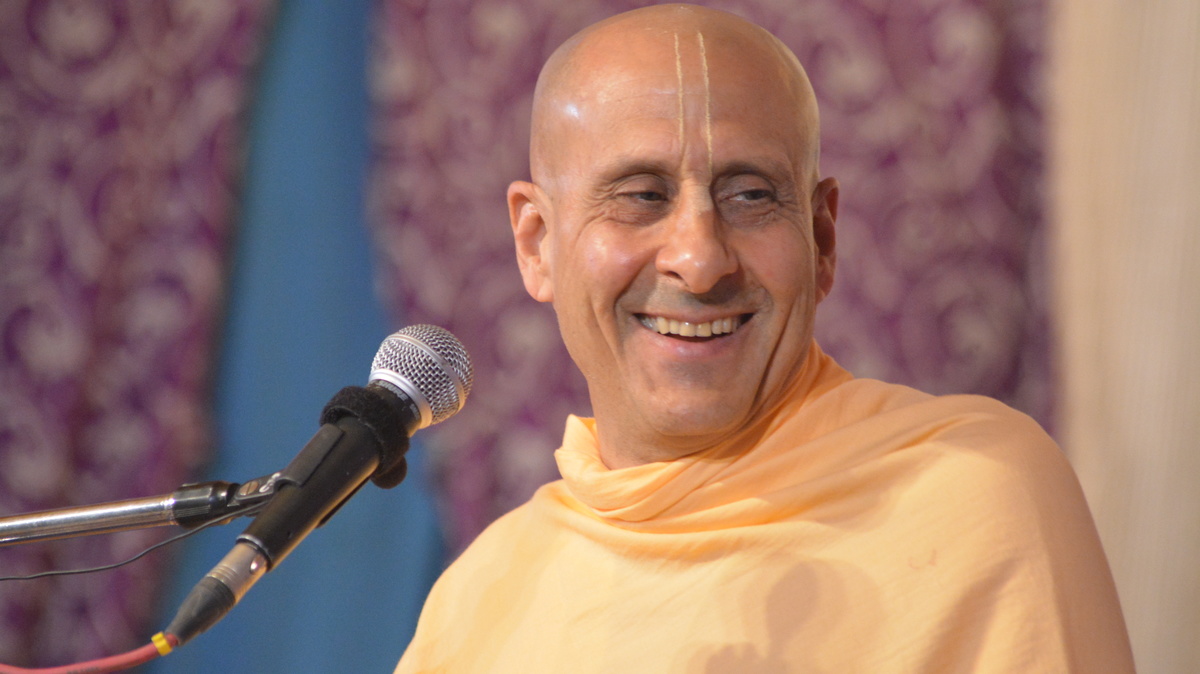 Radhanath Swami speaking at Vrindavan Yatra