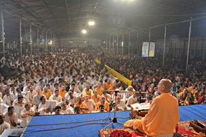Talk-by-Radhanath-Swami-during-Vrindavan-Yatra-2013
